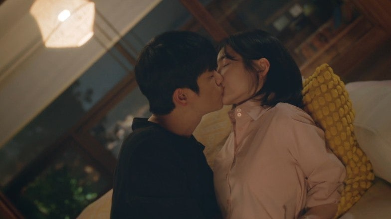 내일도 출근 キスシーン ソ・イングク パク・ジヒョン 室内